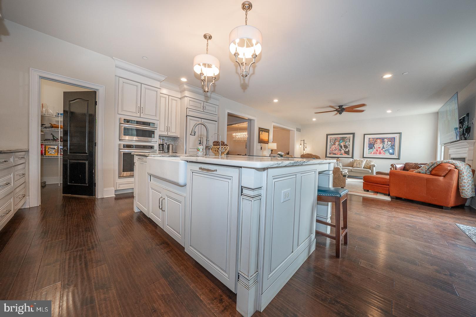 3728 LISETER GARDENS