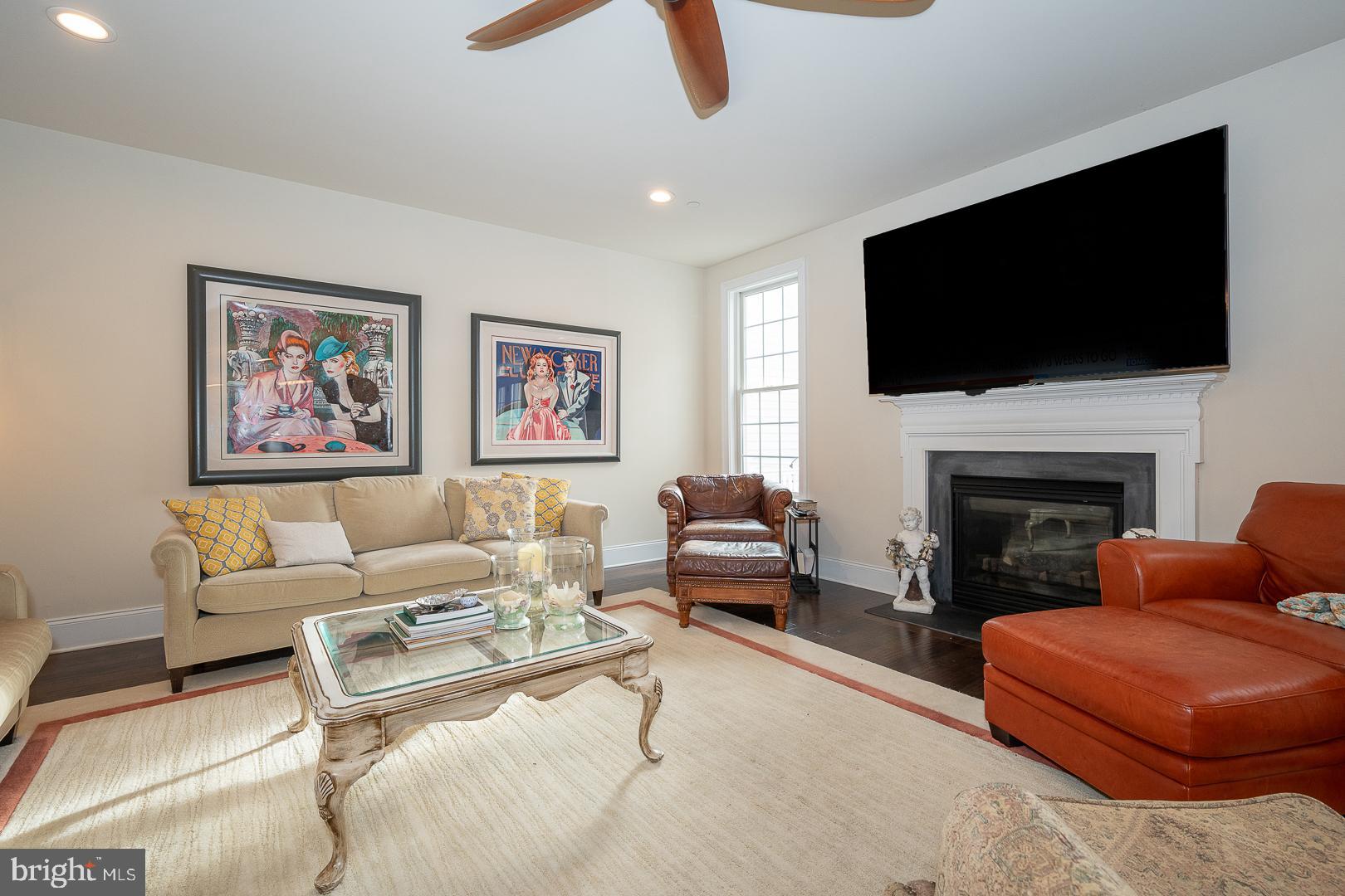 3728 LISETER GARDENS