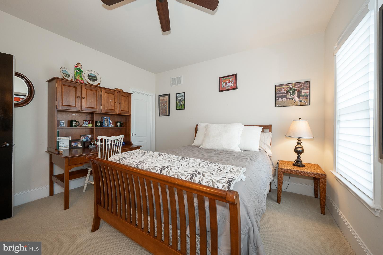 3728 LISETER GARDENS