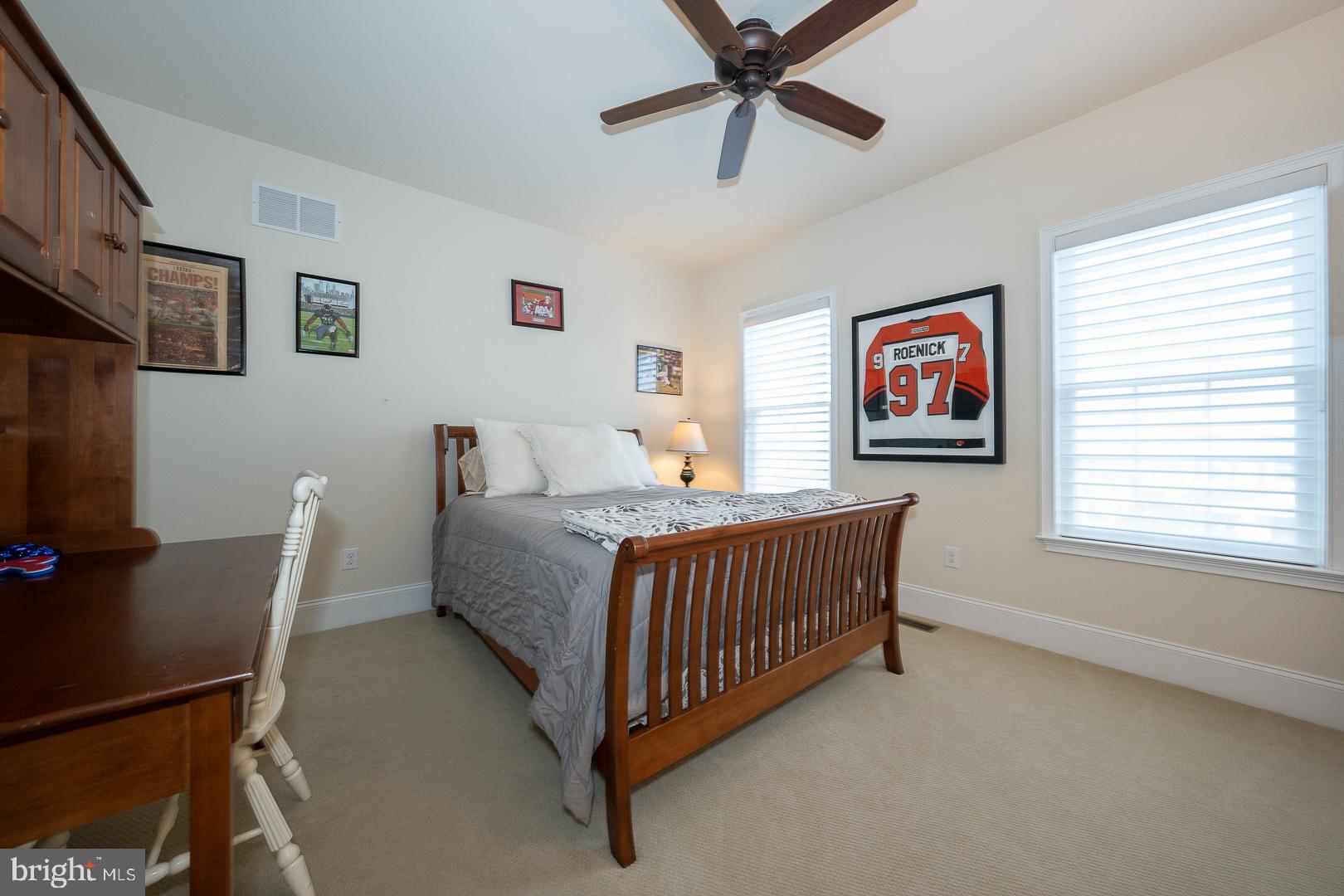 3728 LISETER GARDENS