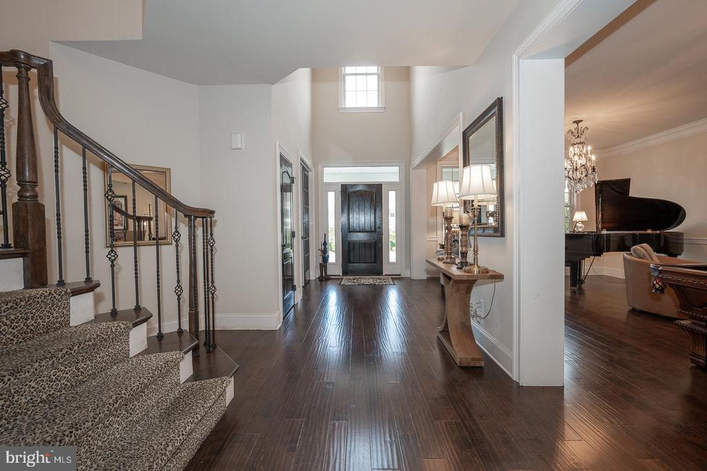 3728 LISETER GARDENS