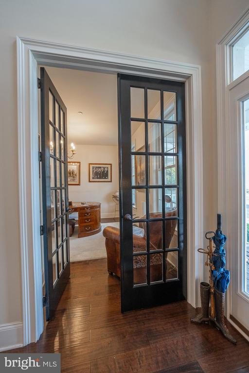 3728 LISETER GARDENS