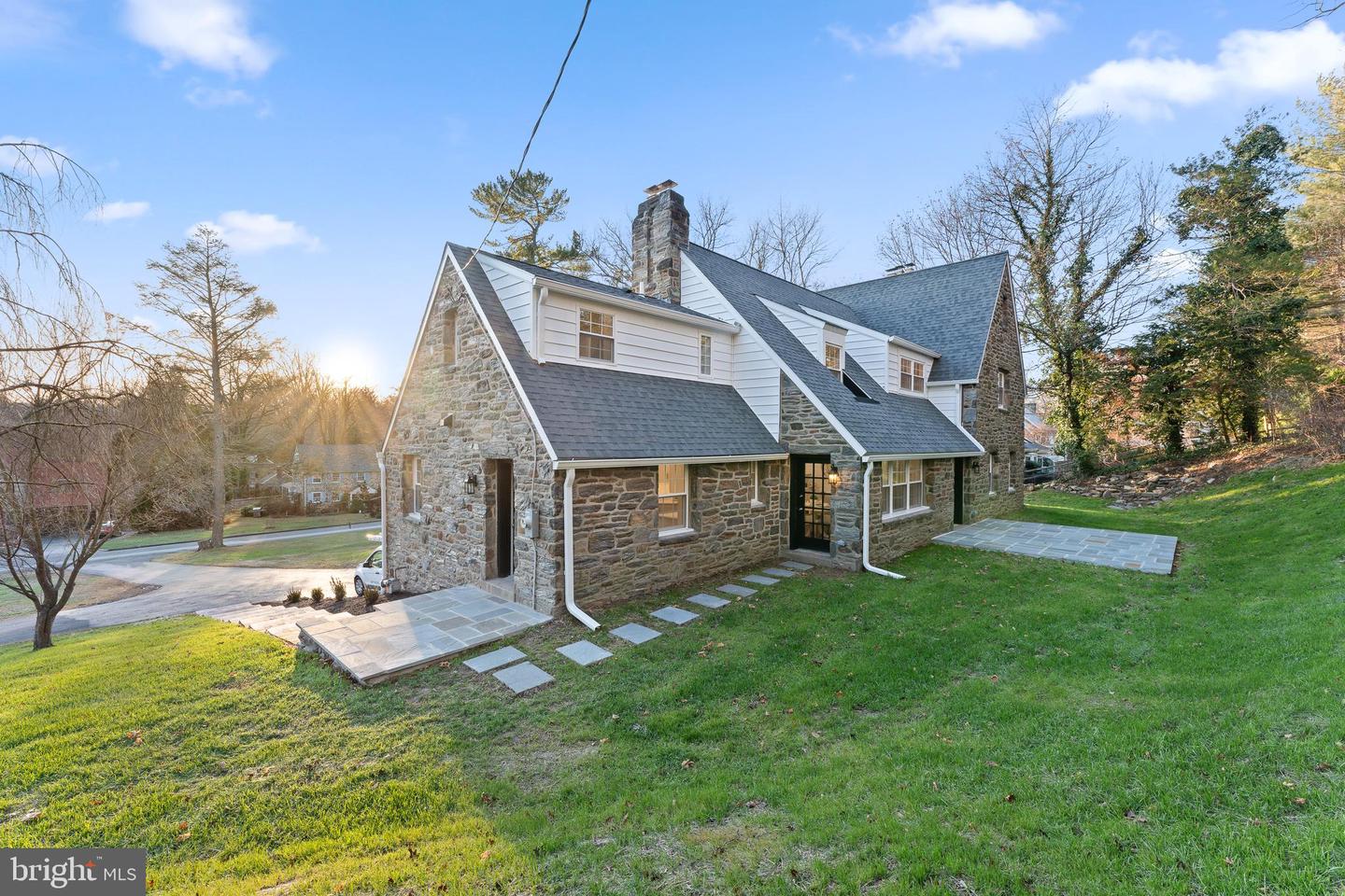 108 Stratford Ln