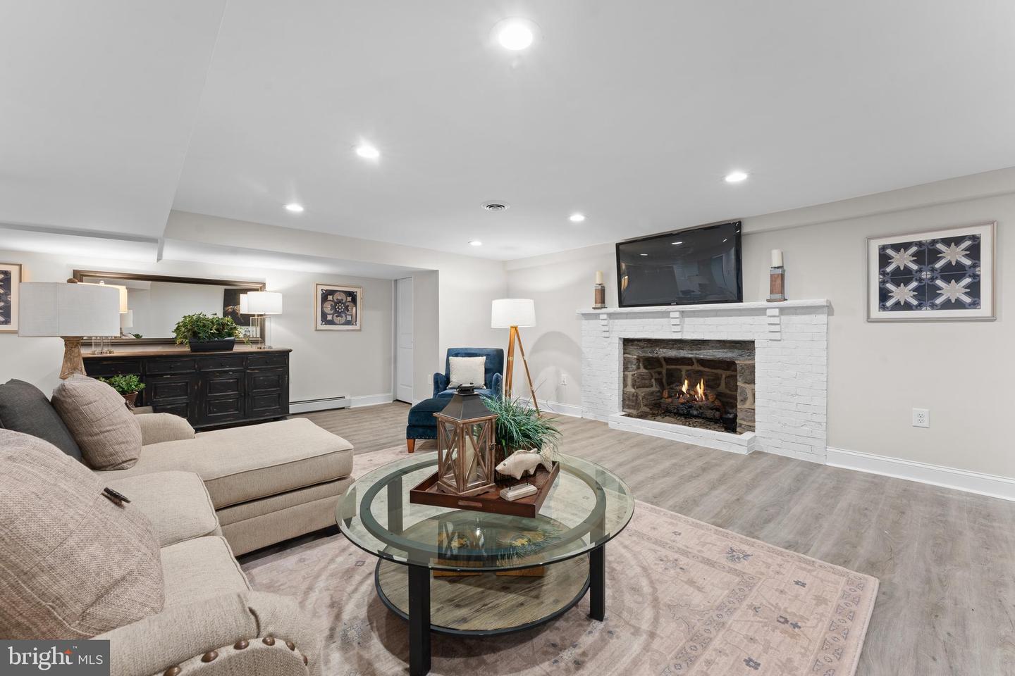 108 Stratford Ln