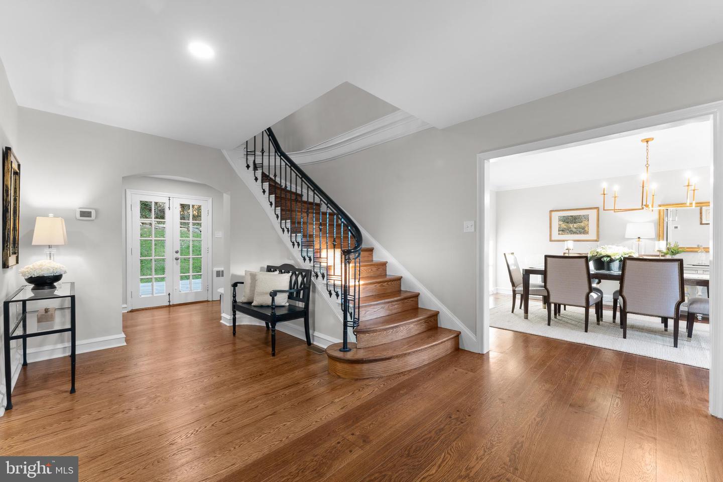 108 Stratford Ln