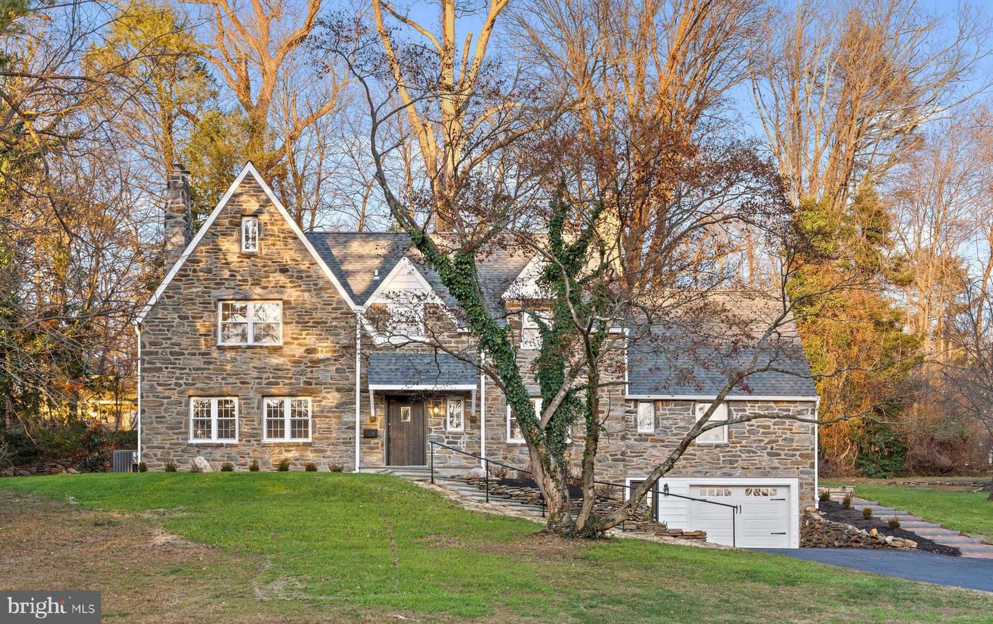 108 Stratford Ln