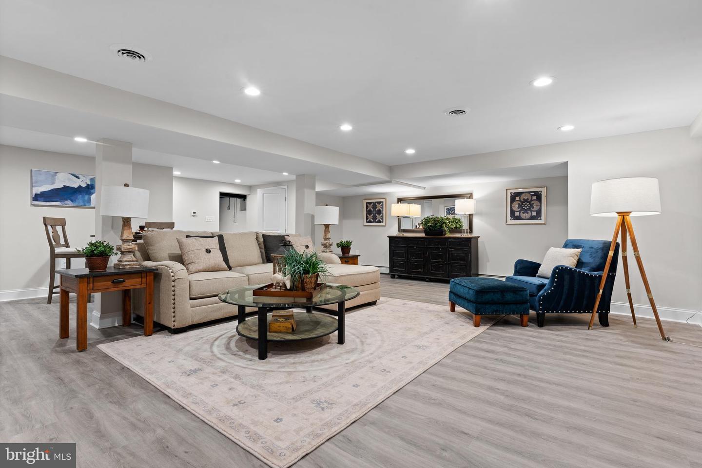 108 Stratford Ln