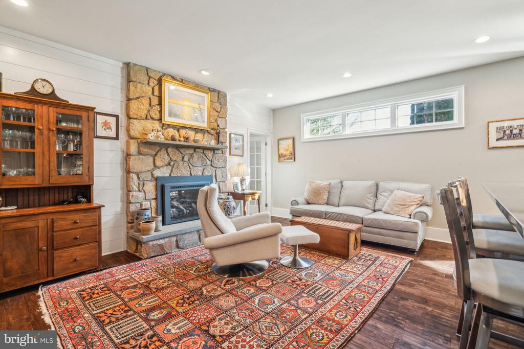 20 ROCKHILL DRIVE