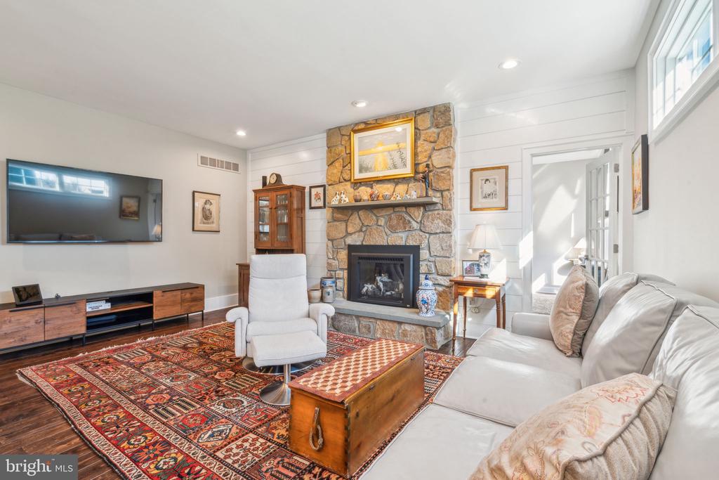 20 ROCKHILL DRIVE