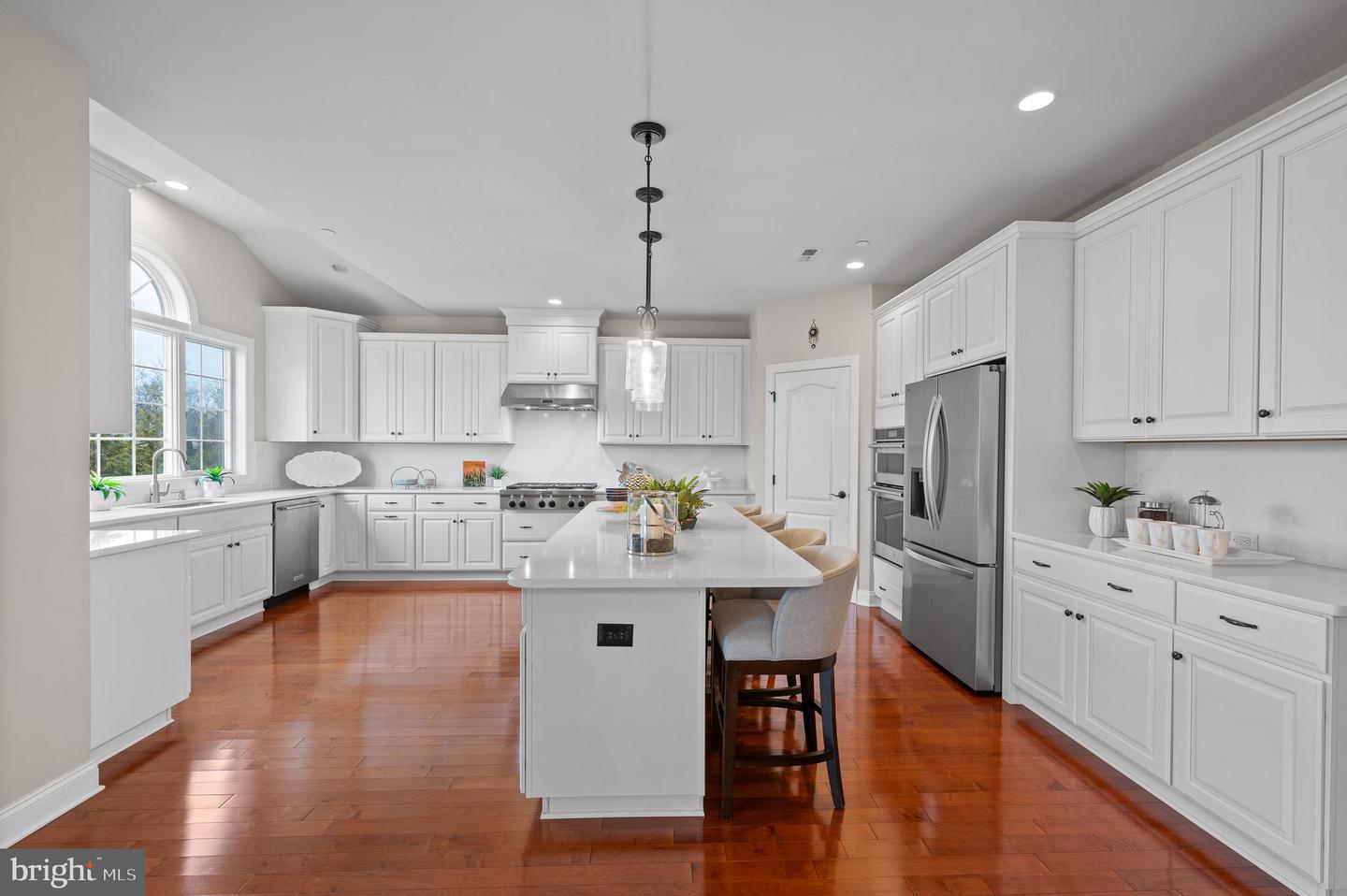 300 Greenbank Ln