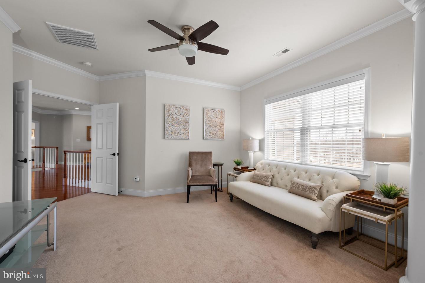 300 Greenbank Ln