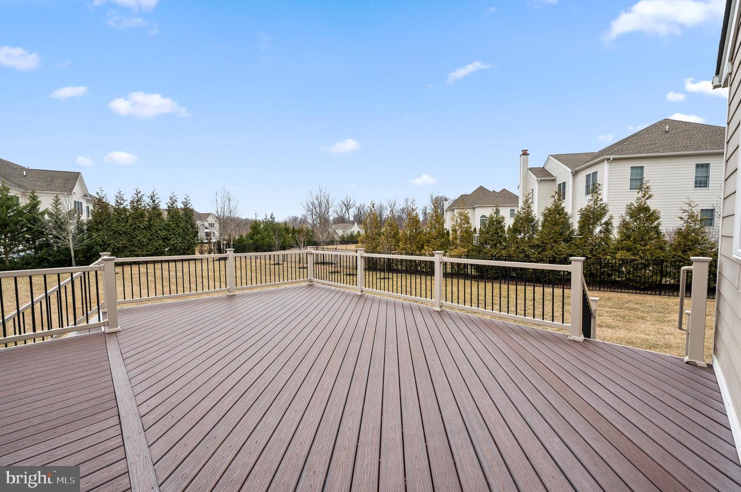 300 Greenbank Ln