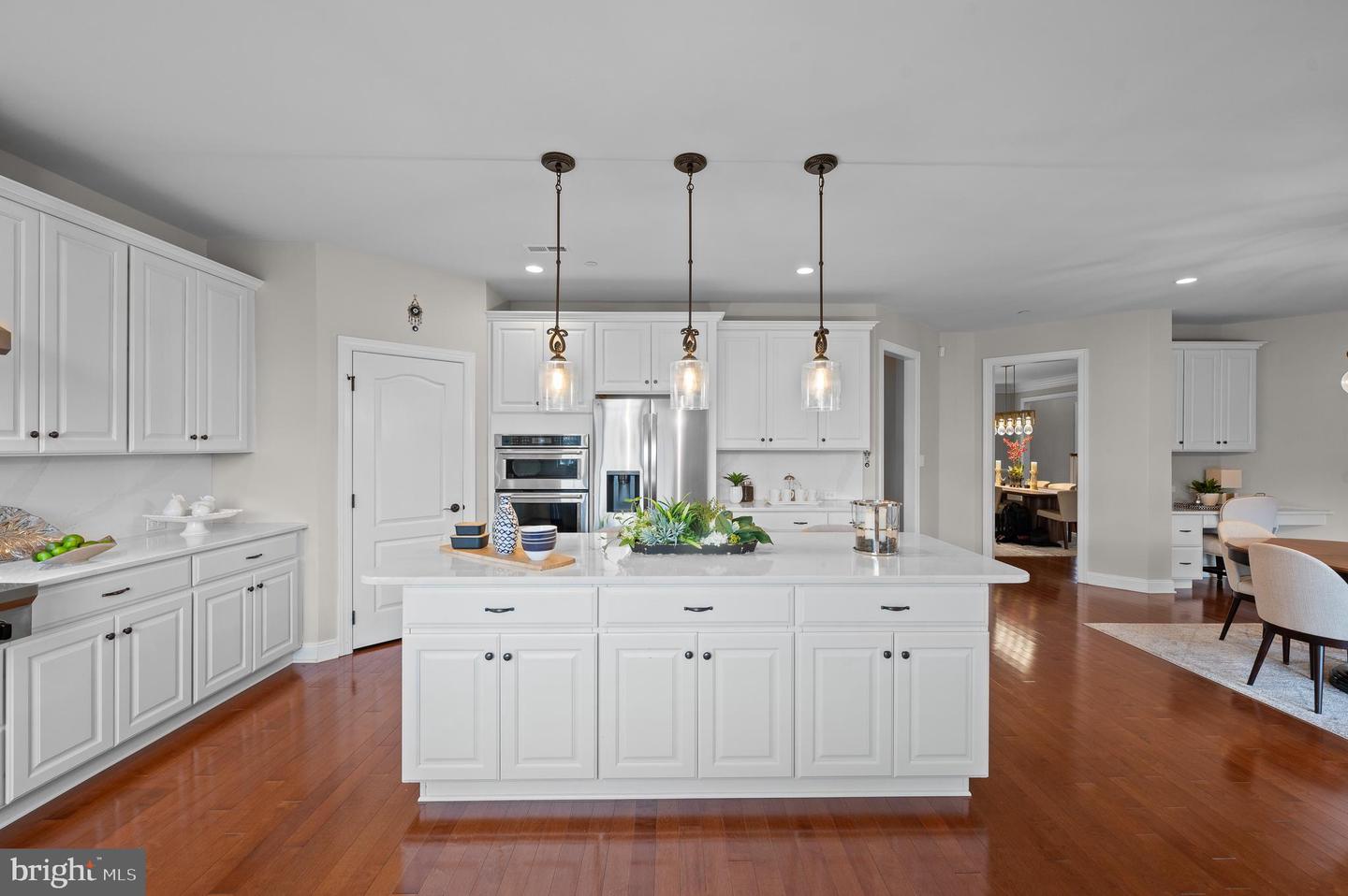 300 Greenbank Ln