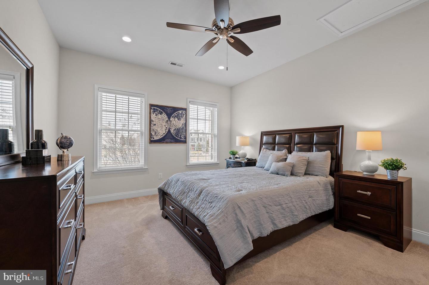 300 Greenbank Ln