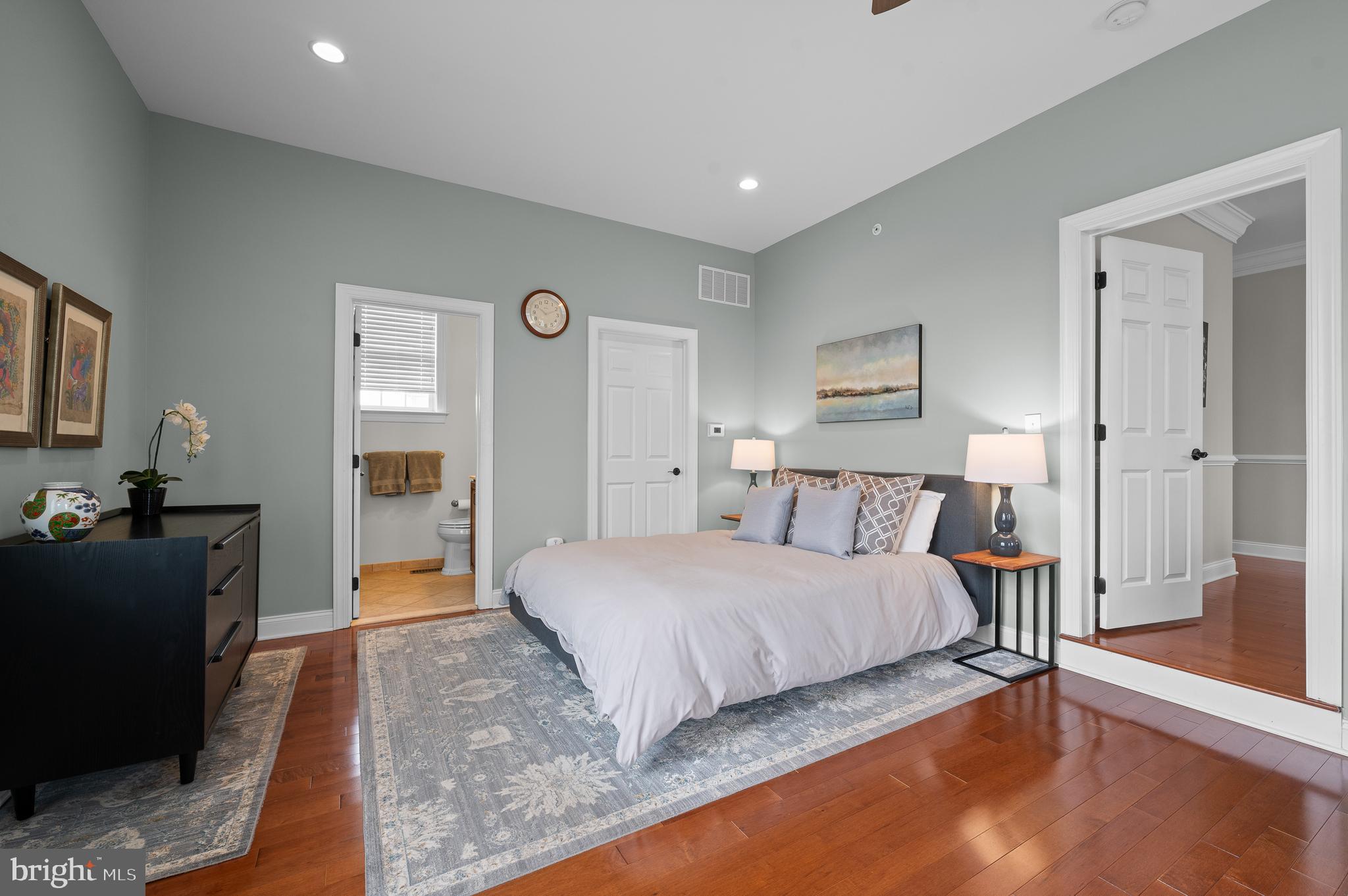 300 Greenbank Ln