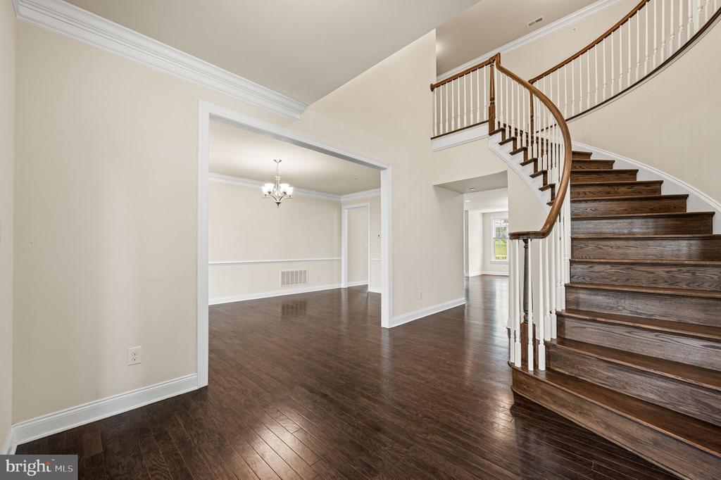301 GREENBANK LANE
