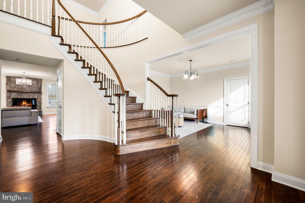 301 GREENBANK LANE