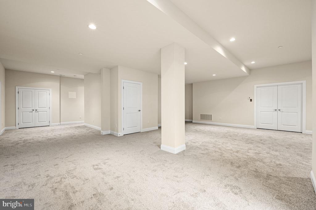 301 GREENBANK LANE