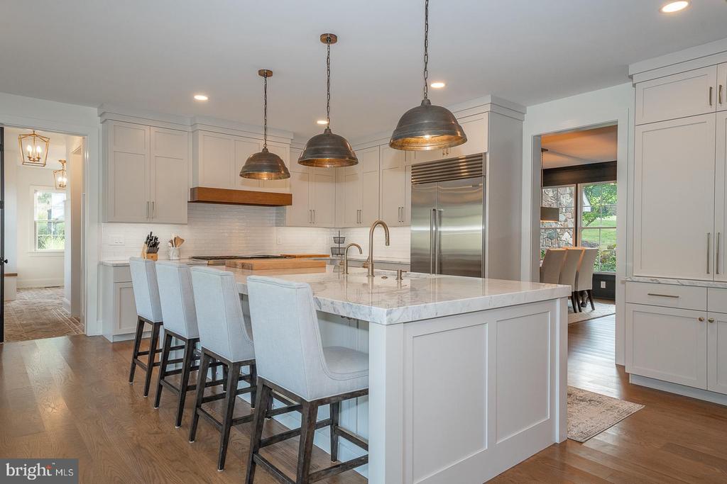 5 HONEYSUCKLE COURT