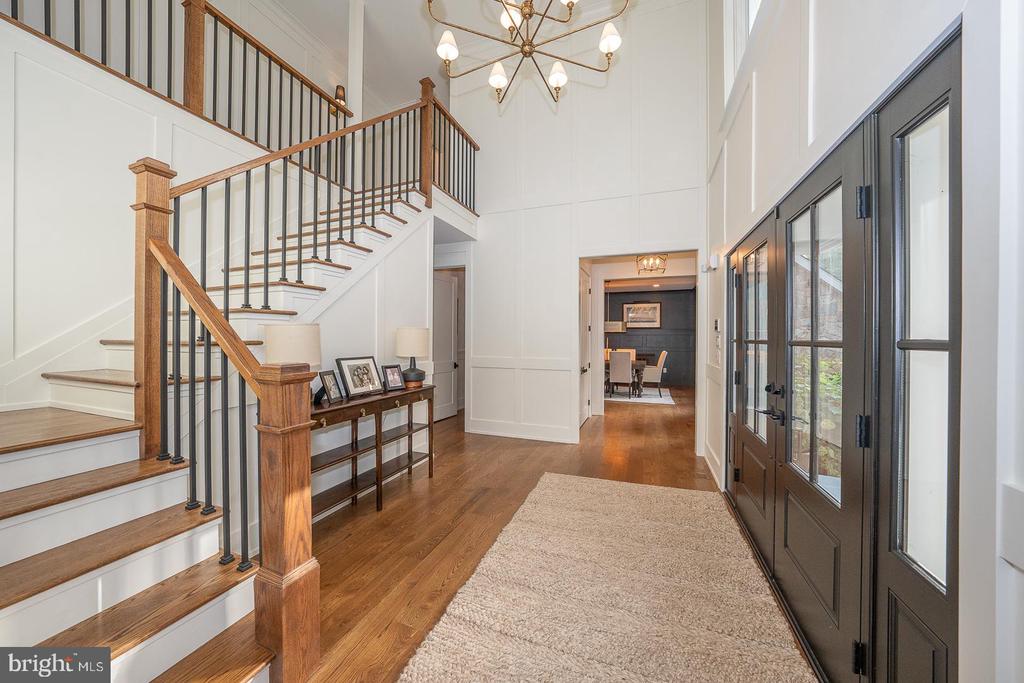 5 HONEYSUCKLE COURT