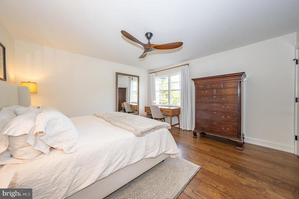 5 HONEYSUCKLE COURT