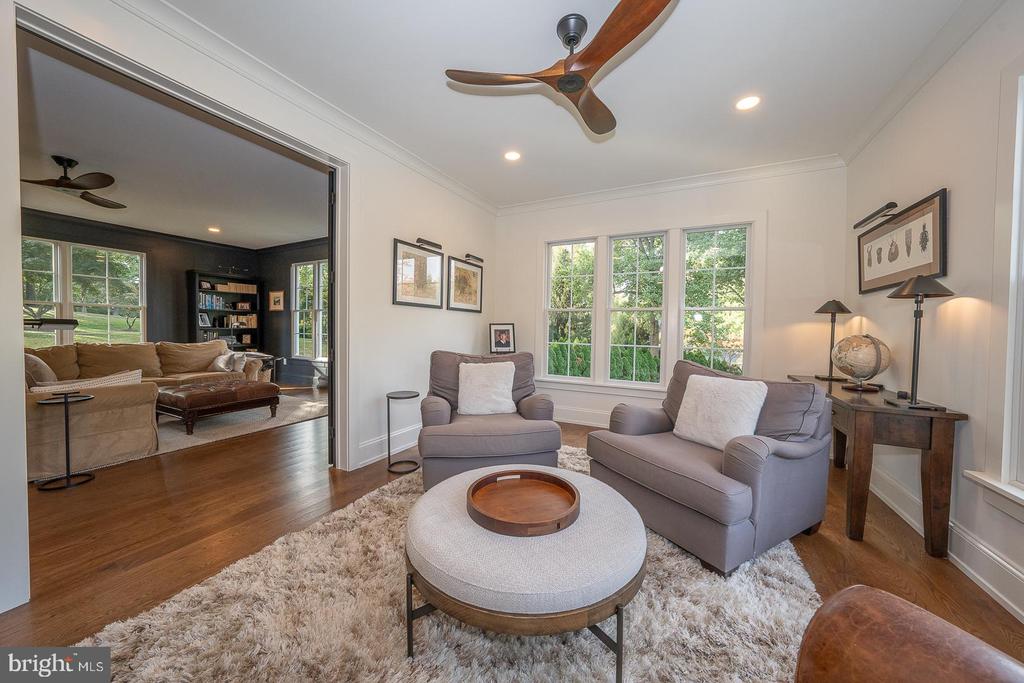 5 HONEYSUCKLE COURT