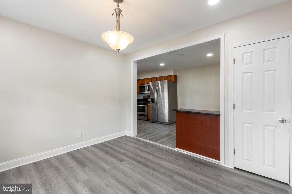 1147 HARDING DRIVE