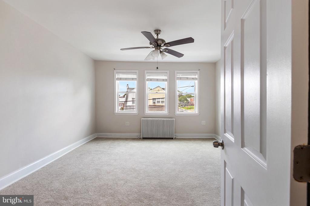 1147 HARDING DRIVE