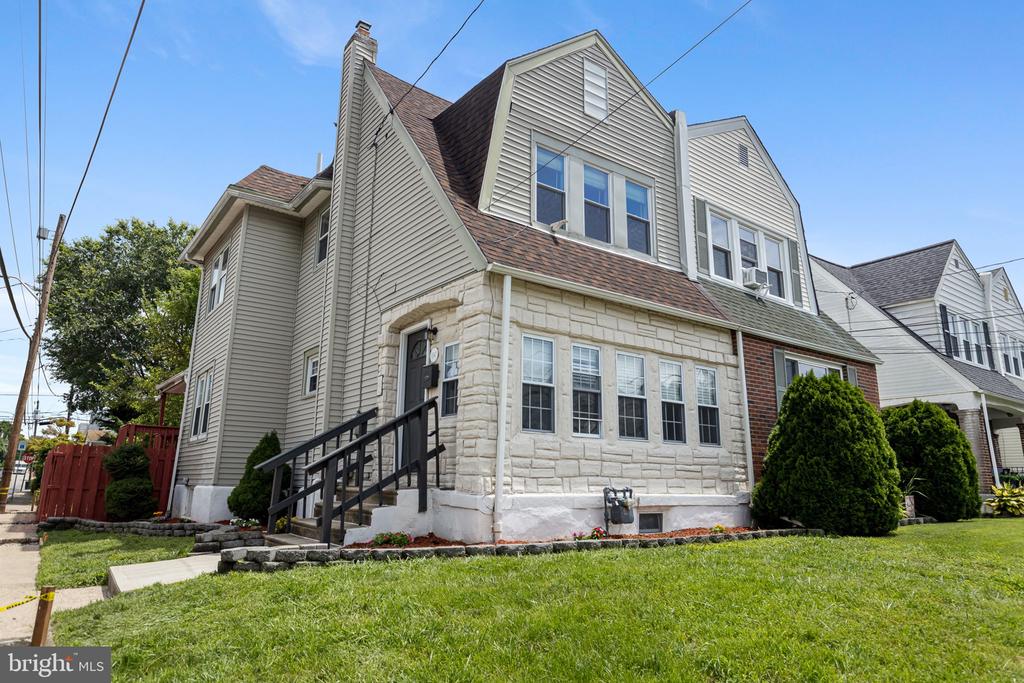 1147 HARDING DRIVE