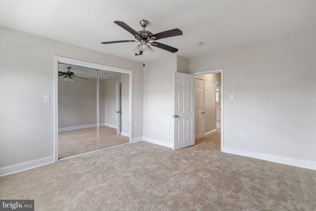 1147 HARDING DRIVE