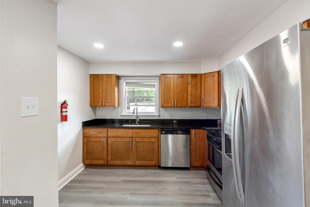 1147 HARDING DRIVE