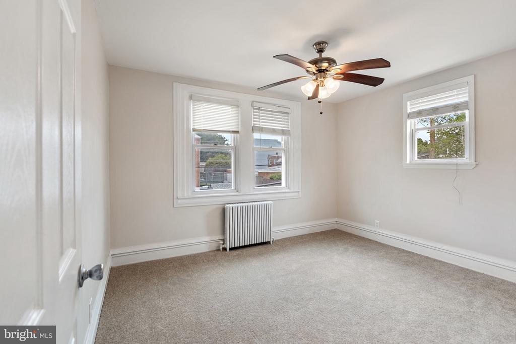 1147 HARDING DRIVE
