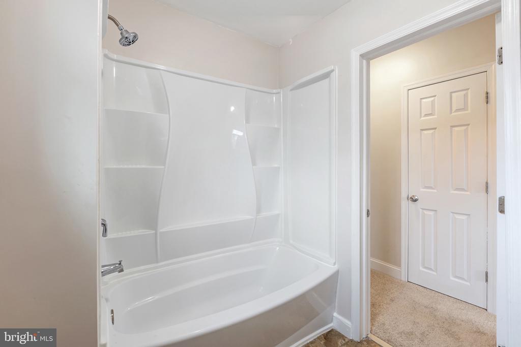 1147 HARDING DRIVE