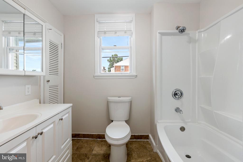 1147 HARDING DRIVE