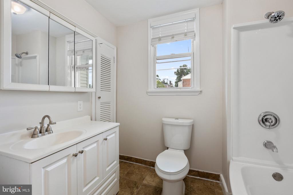 1147 HARDING DRIVE