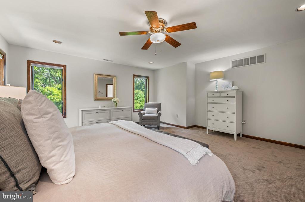 412 HIDDEN VALLEY ROAD