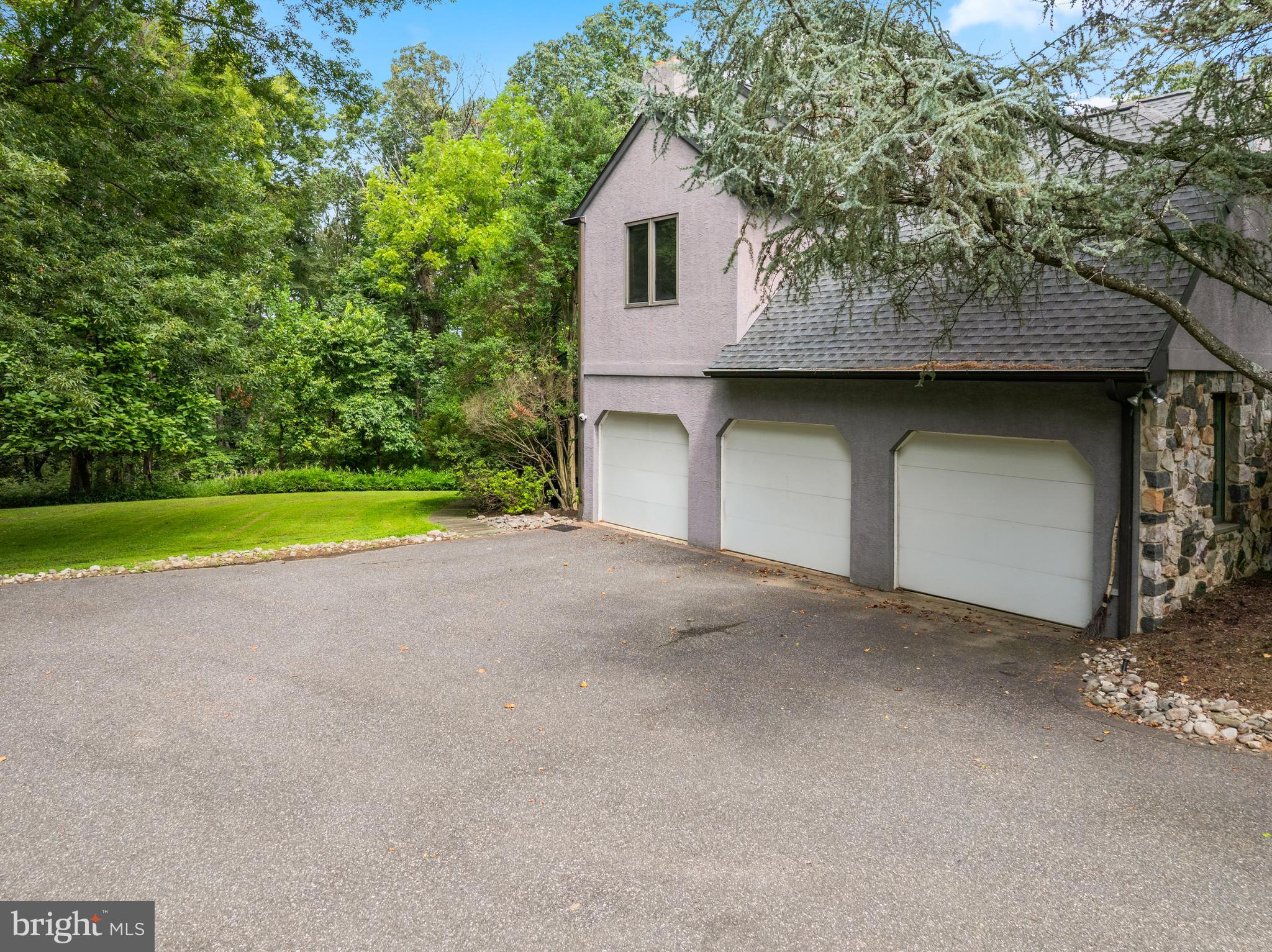 412 HIDDEN VALLEY ROAD