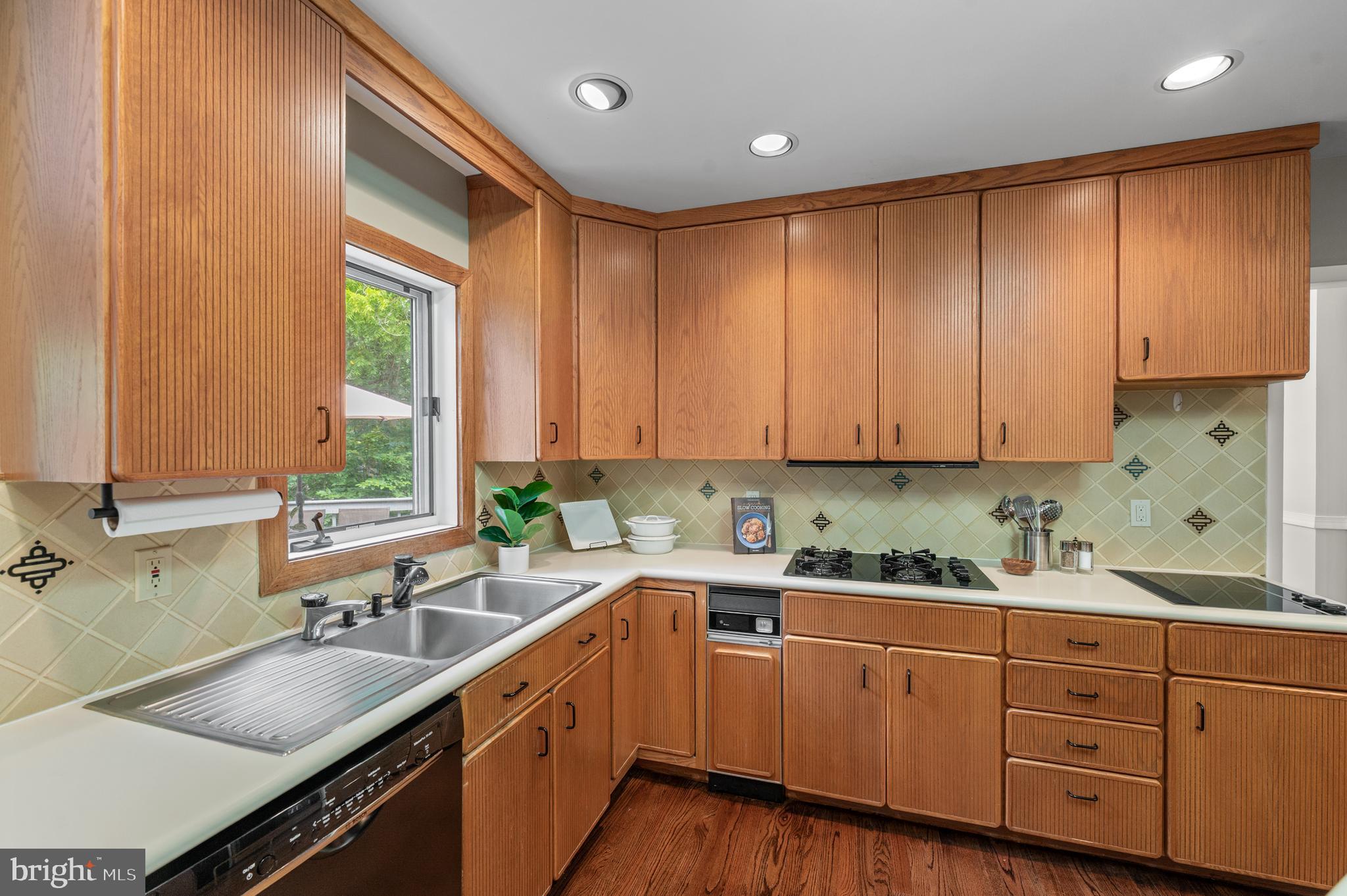 412 HIDDEN VALLEY ROAD
