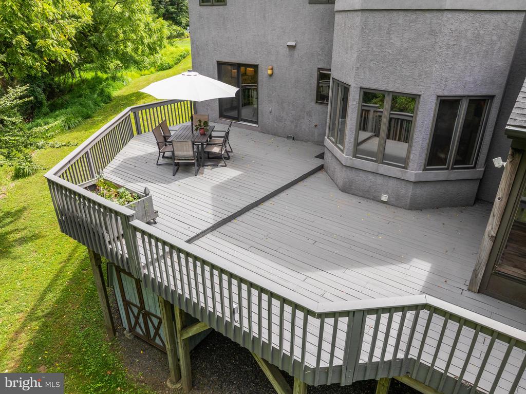 412 HIDDEN VALLEY ROAD