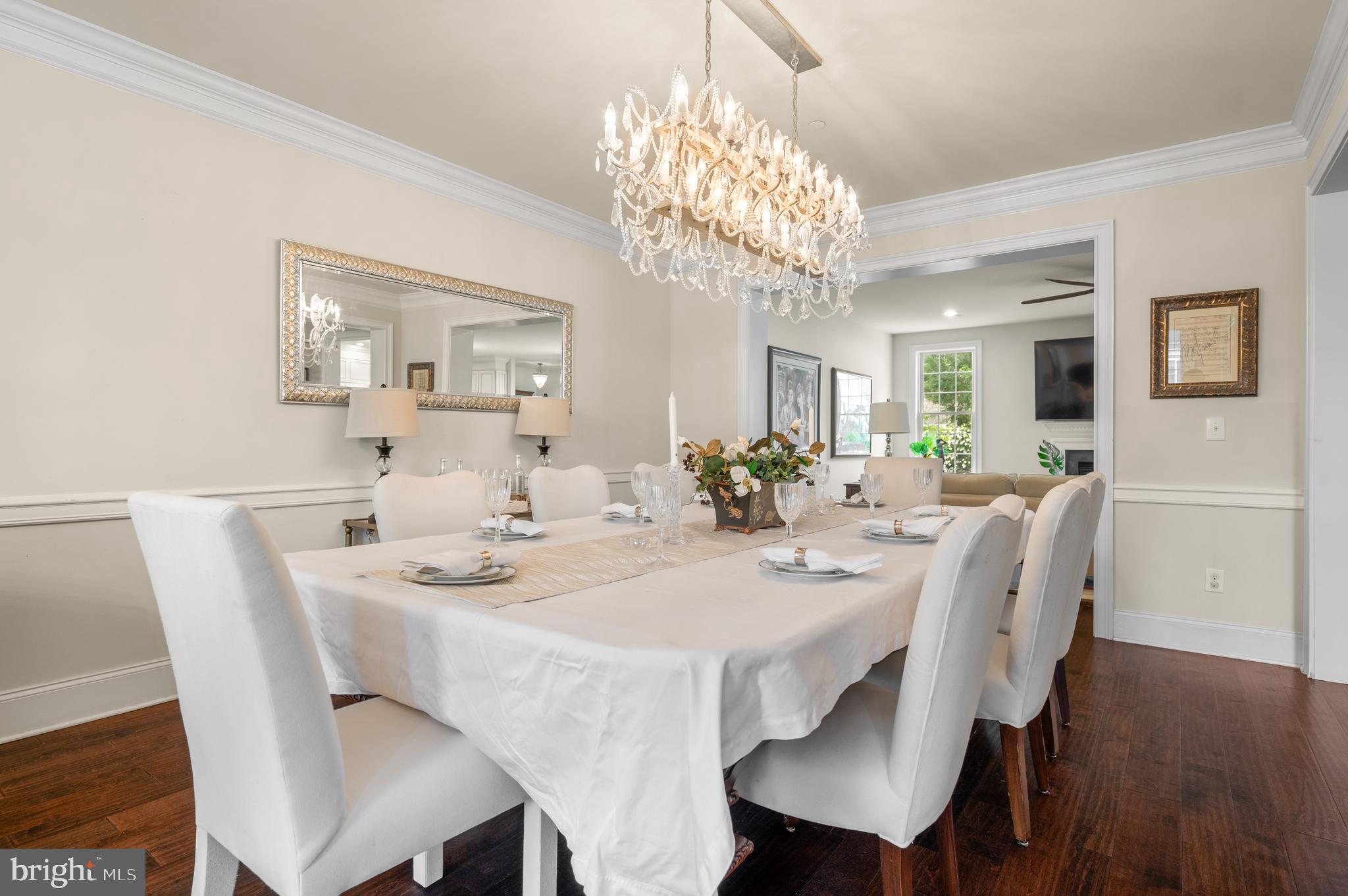 3728 LISETER GARDENS