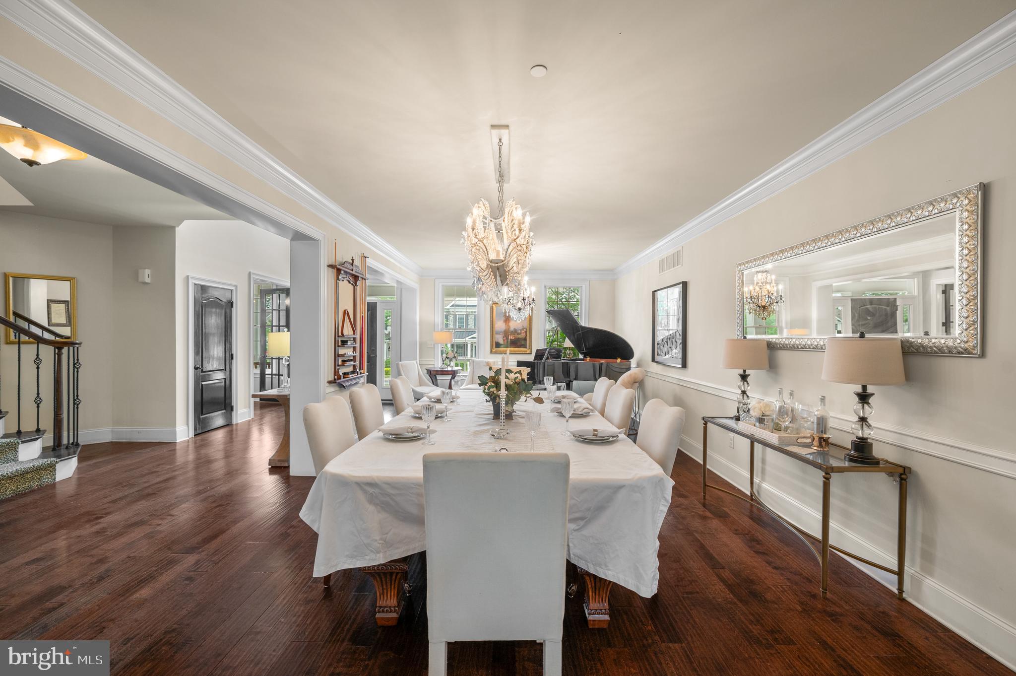 3728 LISETER GARDENS