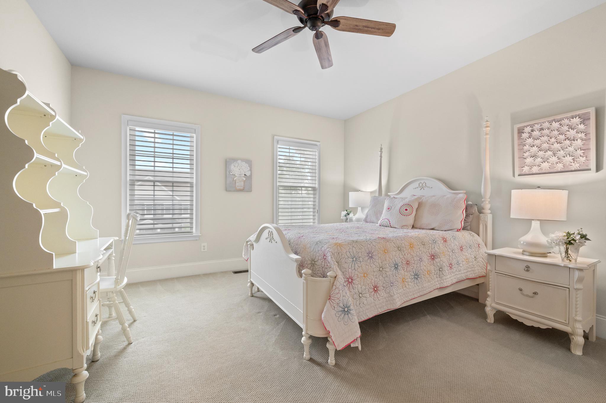 3728 LISETER GARDENS