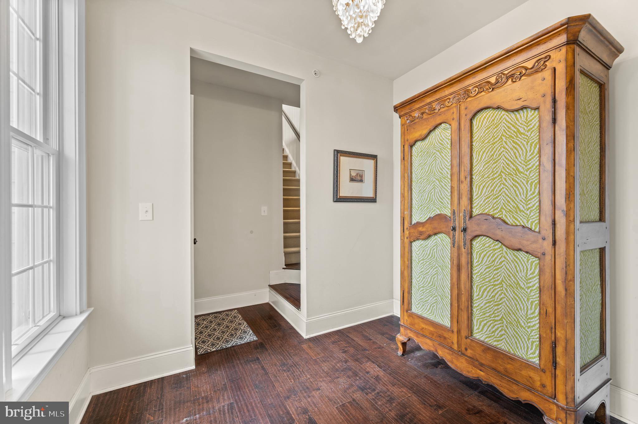 3728 LISETER GARDENS