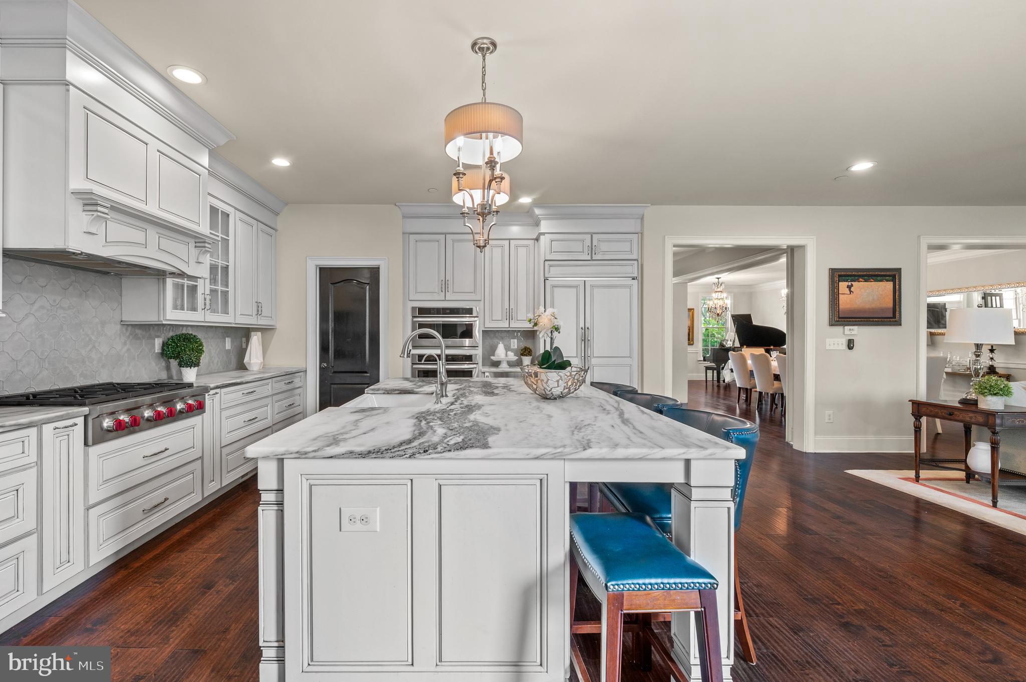 3728 LISETER GARDENS