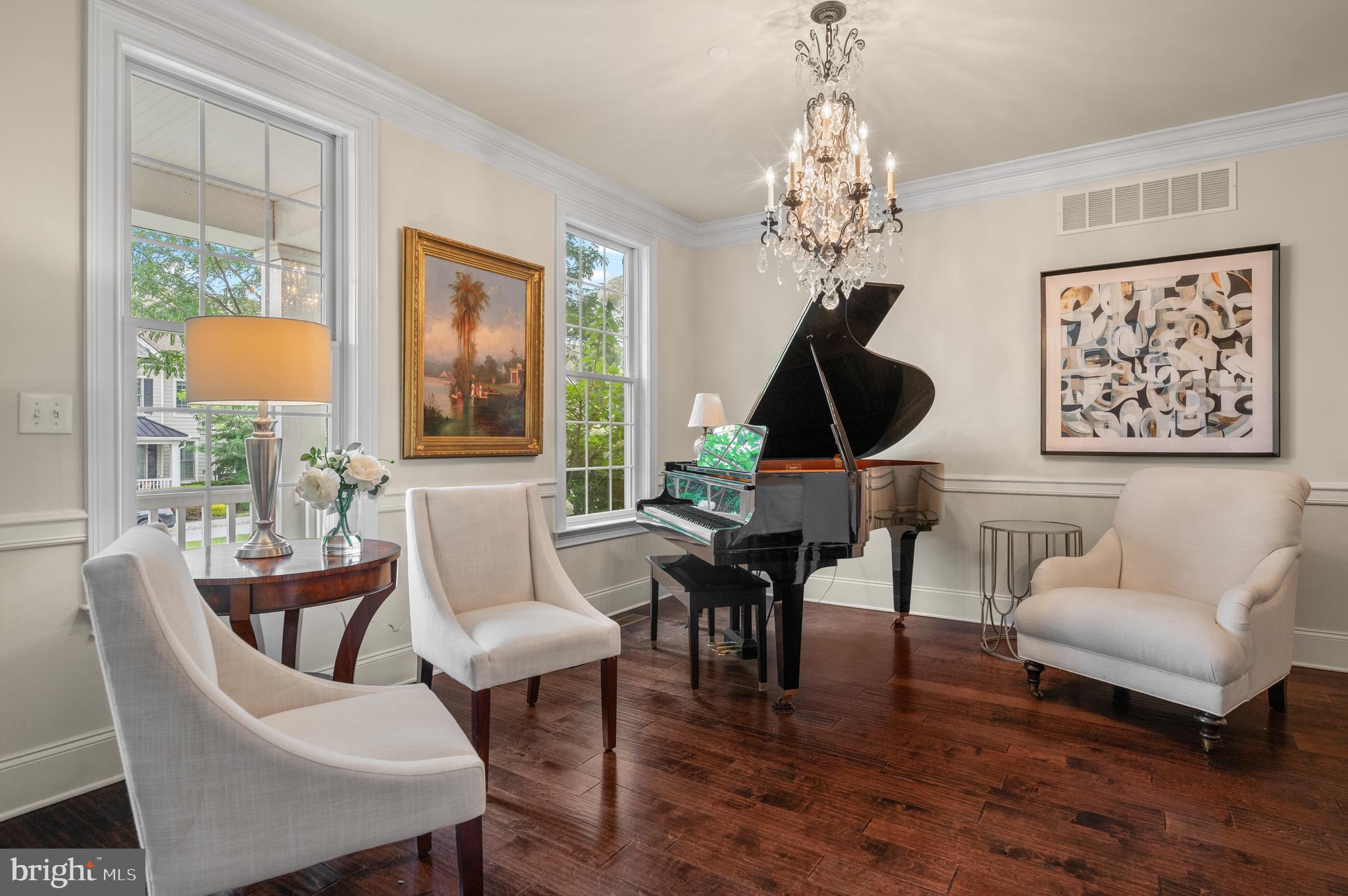 3728 LISETER GARDENS