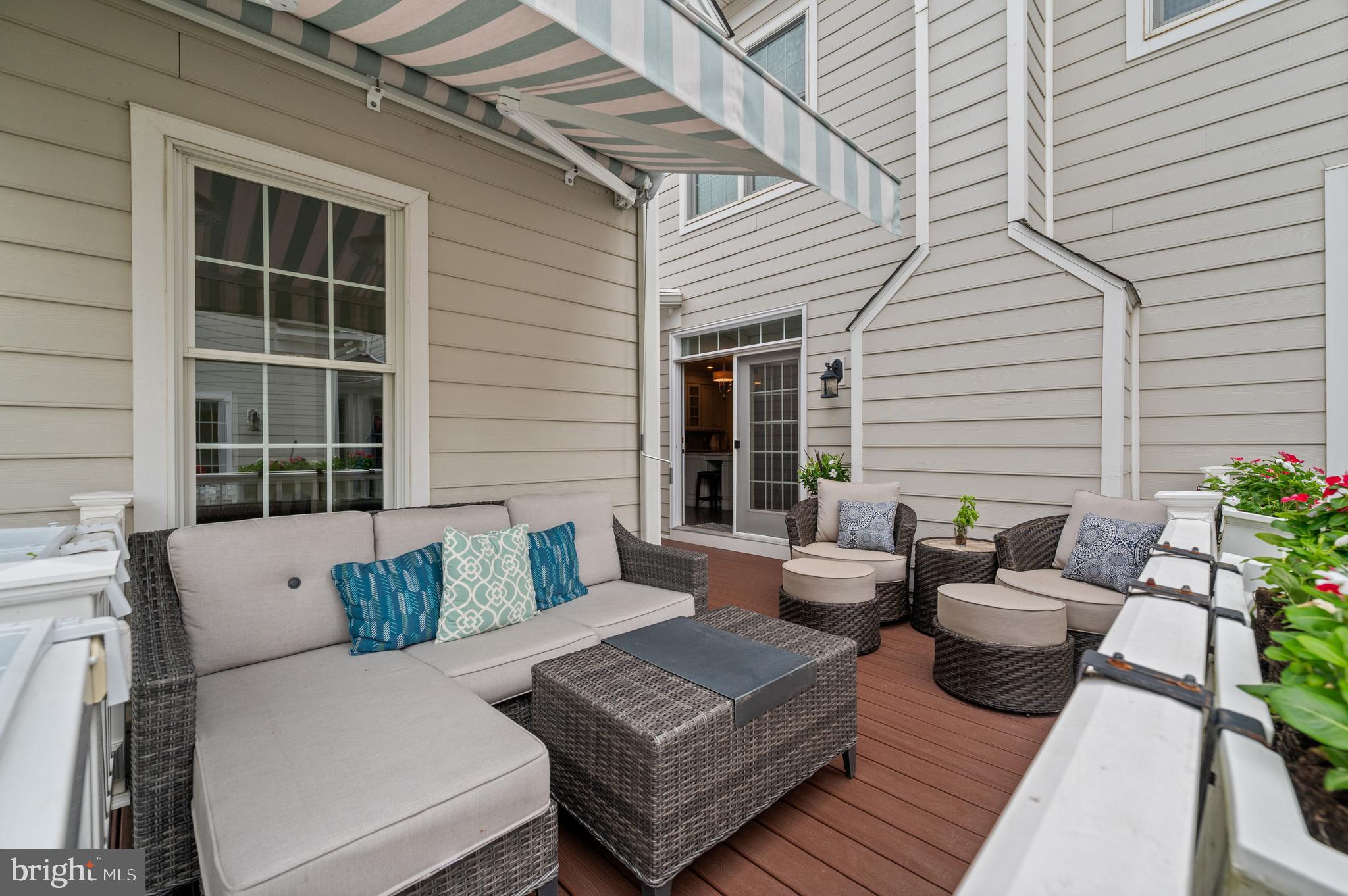 3728 LISETER GARDENS