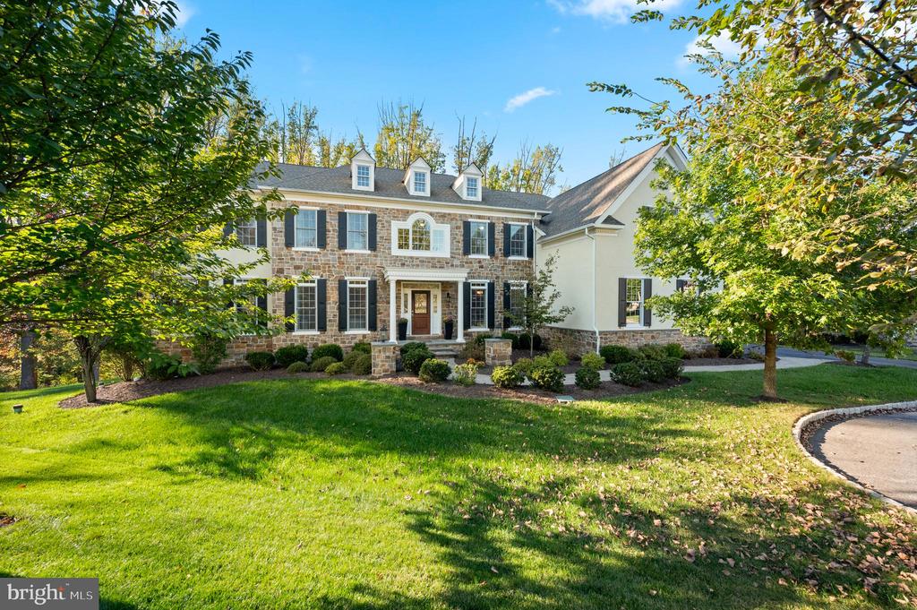 3917 WOODLAND DRIVE