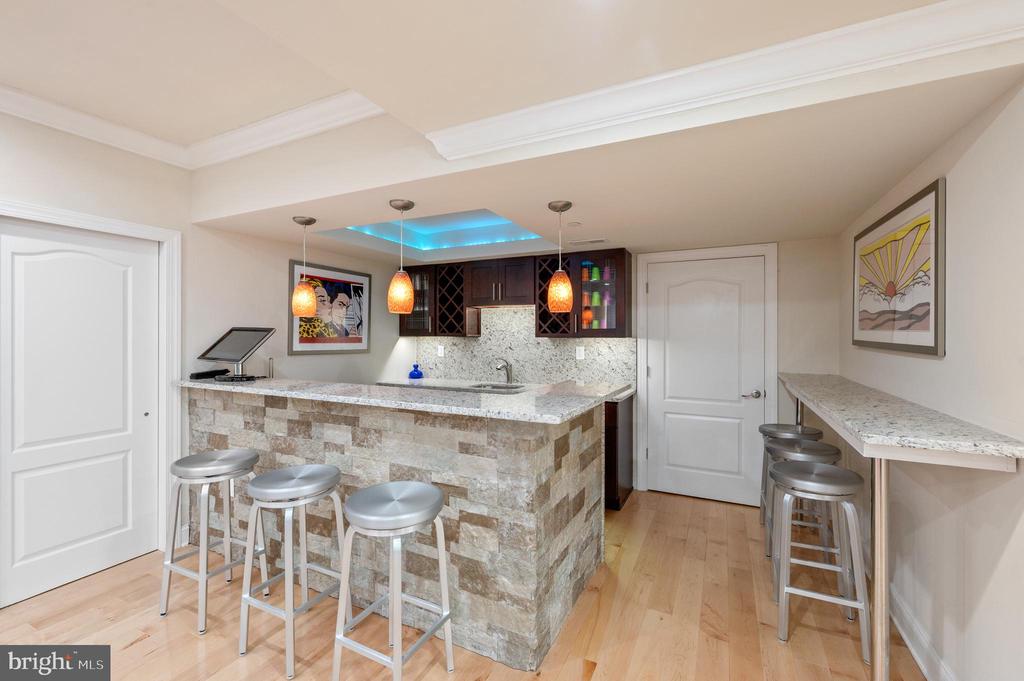 3917 WOODLAND DRIVE