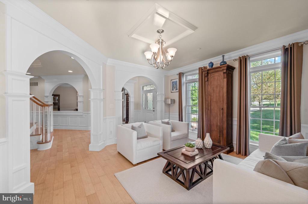 3917 WOODLAND DRIVE