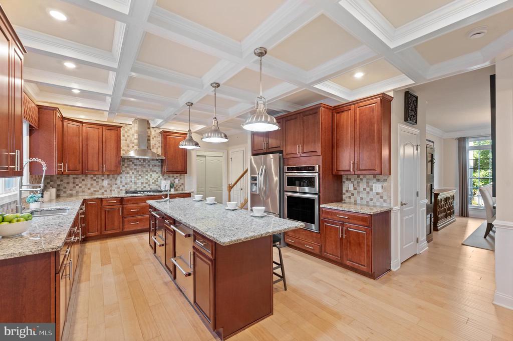 3917 WOODLAND DRIVE
